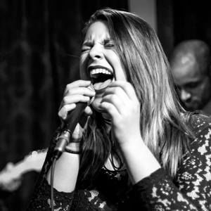 Meet your Posher, Véronique